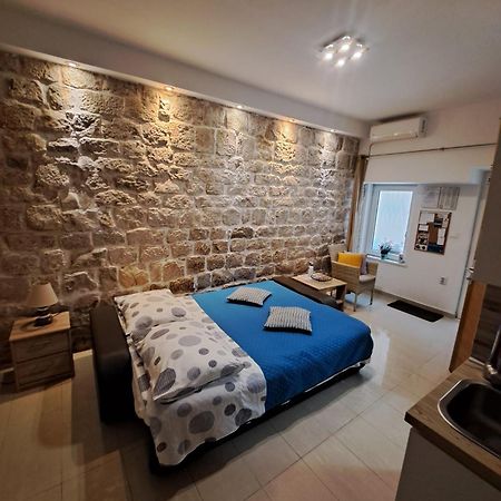 Studio Apartment Legcevic Kaštela Екстериор снимка