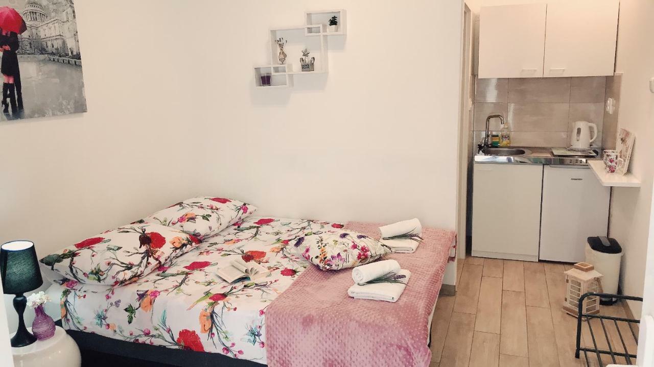 Studio Apartment Legcevic Kaštela Екстериор снимка