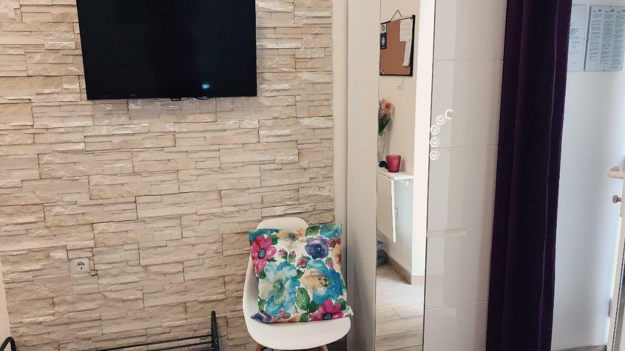 Studio Apartment Legcevic Kaštela Екстериор снимка