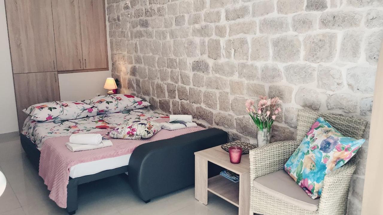 Studio Apartment Legcevic Kaštela Екстериор снимка